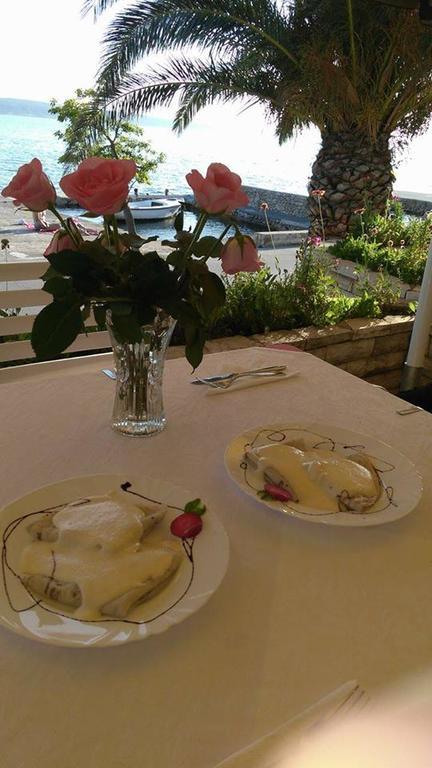 Bed And Breakfast Miramar Starigrad Paklenica Ngoại thất bức ảnh